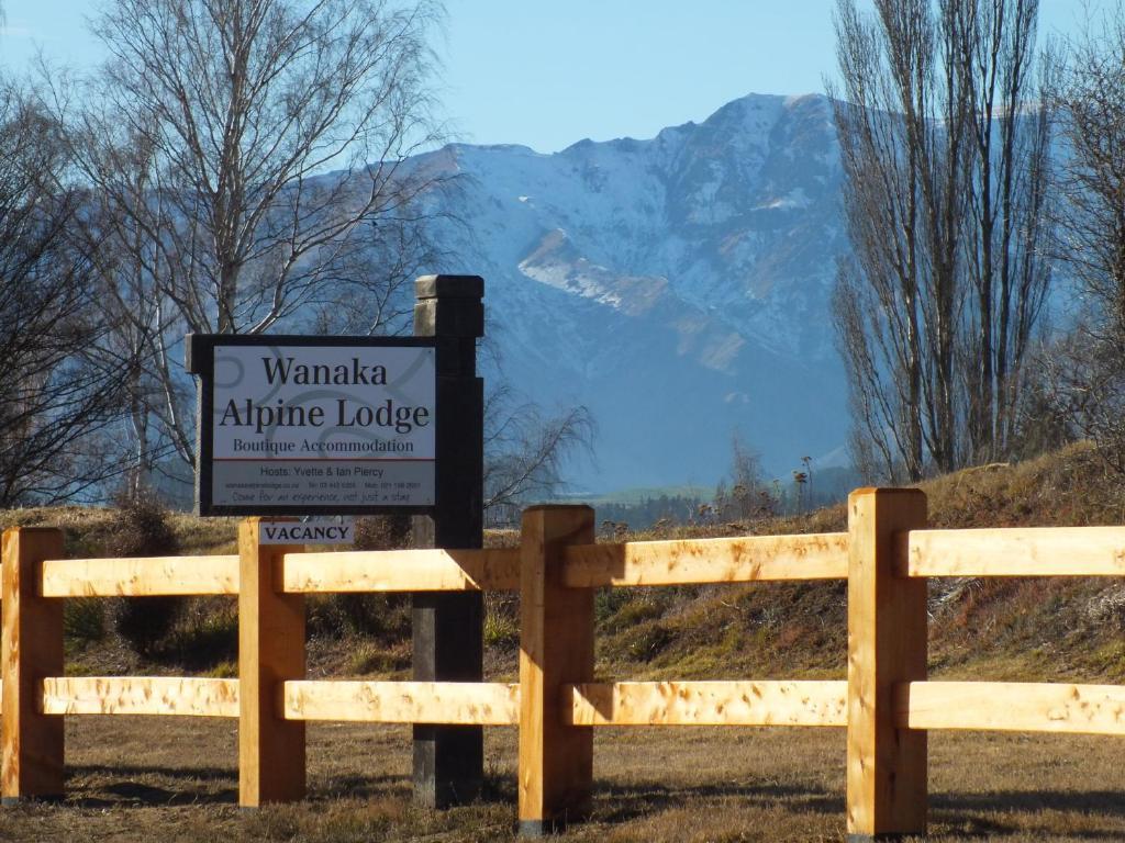 Wanaka Alpine Lodge Esterno foto